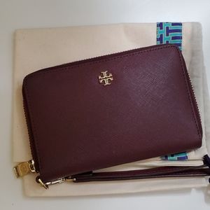 Tory Burch smartphone wristlet wallet